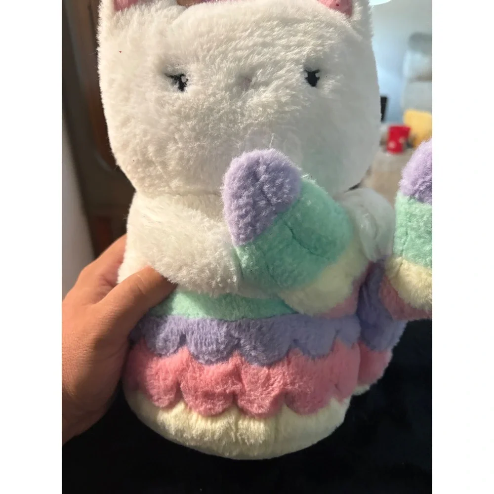 FAO Schwarz Plush Cat Cupcake Pastel Scalloped Stuffed Animal White Purple Pink
